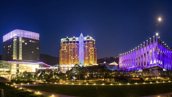 Las Vegas, Macau, or Singapore: Which Casino Destination Is Best for Asian Players?